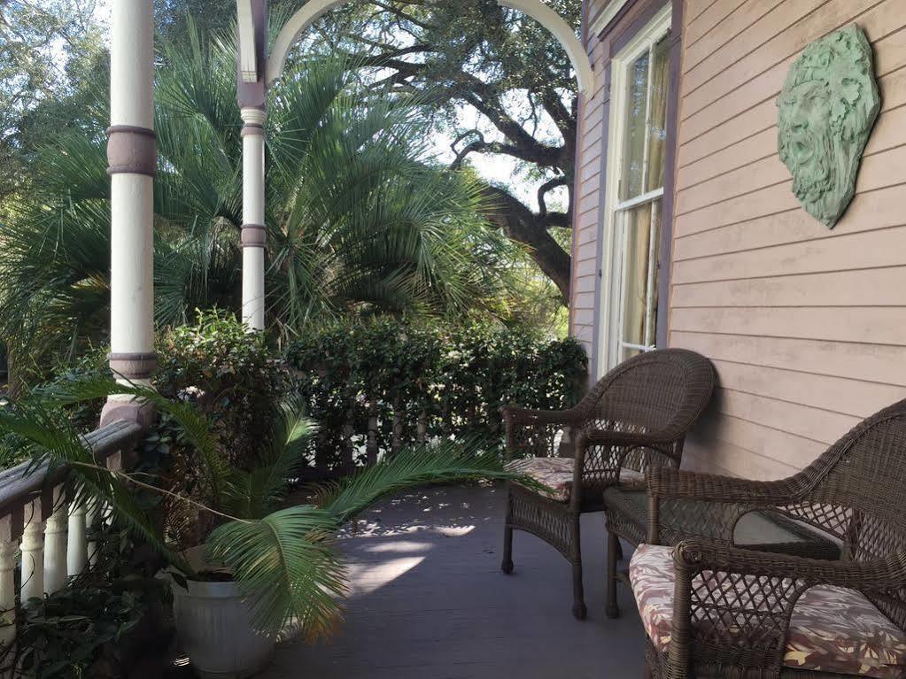 Bed and Breakfast Amethyst Garden Savannah Exterior foto